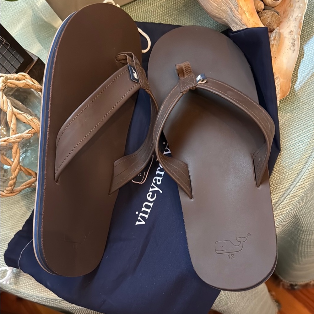 Vineyard Vines Men's Brown Flip Flops NWOT